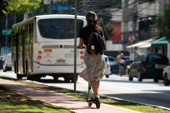 Patinetes elétricos e a polêmica sobre sustentabilidade ambiental